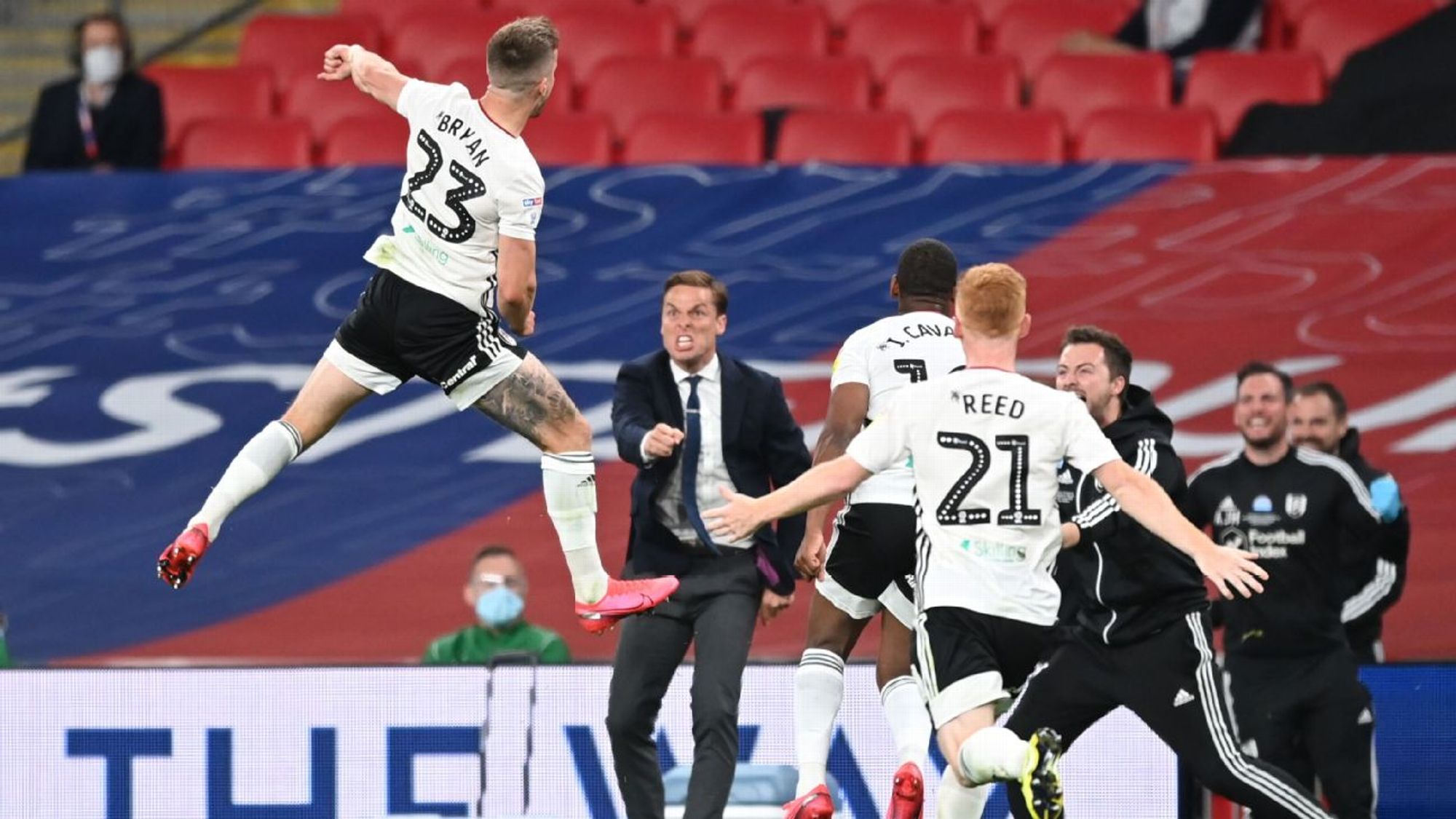 体育WTA500查尔斯顿站：郑钦文生涯首胜世界排名前50球员